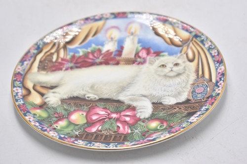 Aynsley winter cat collectors - winter,