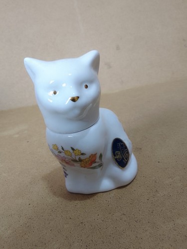 Aynsley ceramic cat trinket - cat,